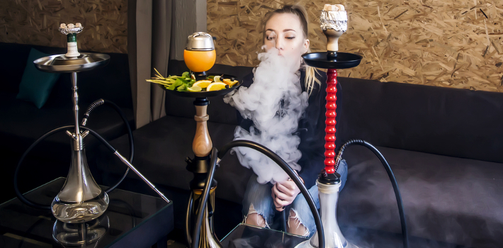 shisha kohle maedchen rauchen shisha