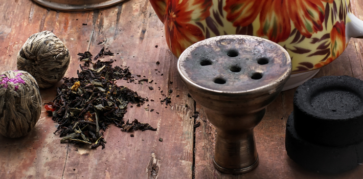 shisha tabakkoepfe tabakkoepfe auf dem tisch