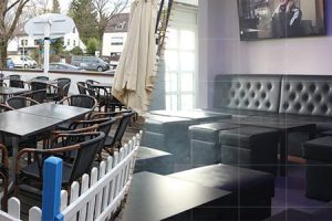 Buddy´s Shisha Bar Außenbereich Ledersofa